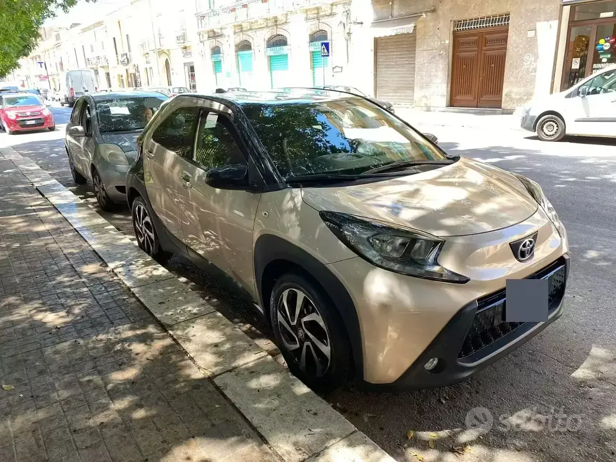 Usata Toyota Aygo X 90 CV (66 kW) 2004 Nero SUV