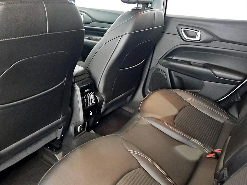 Usata Jeep Compass Limited 131 CV (96 kW) 2024 Alpine white con tetto nero alpine white con tetto nero SUV
