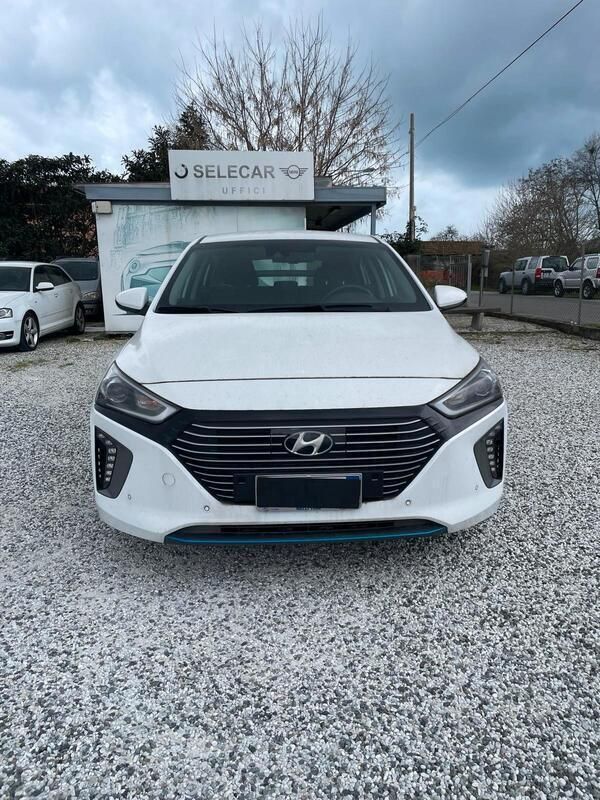 Usata Hyundai Ioniq Comfort 105 CV (77 kW) 2018 Bianco Utilitaria