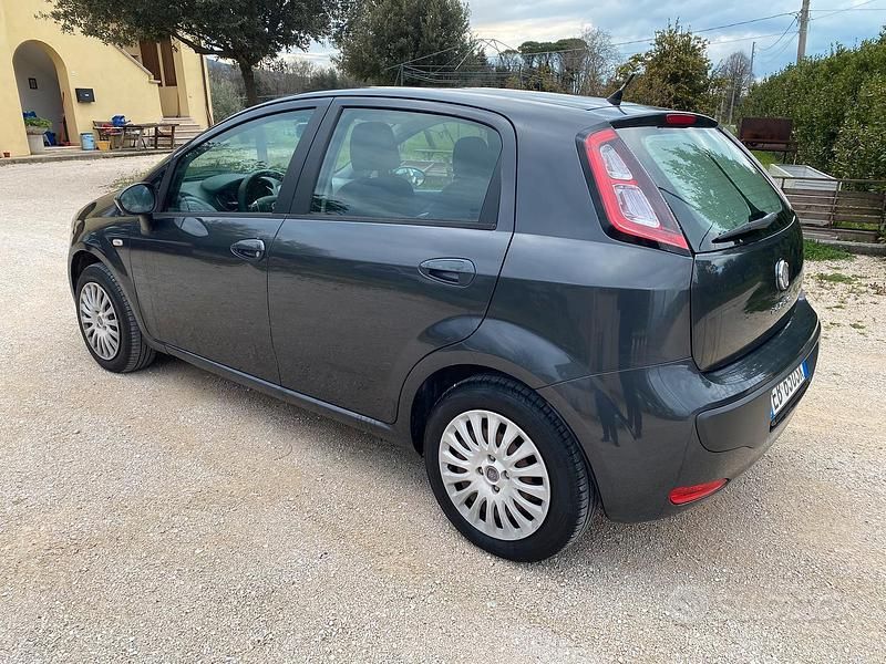 Usata Fiat Punto Evo 65 CV (47 kW) 2010 Grigio Utilitaria