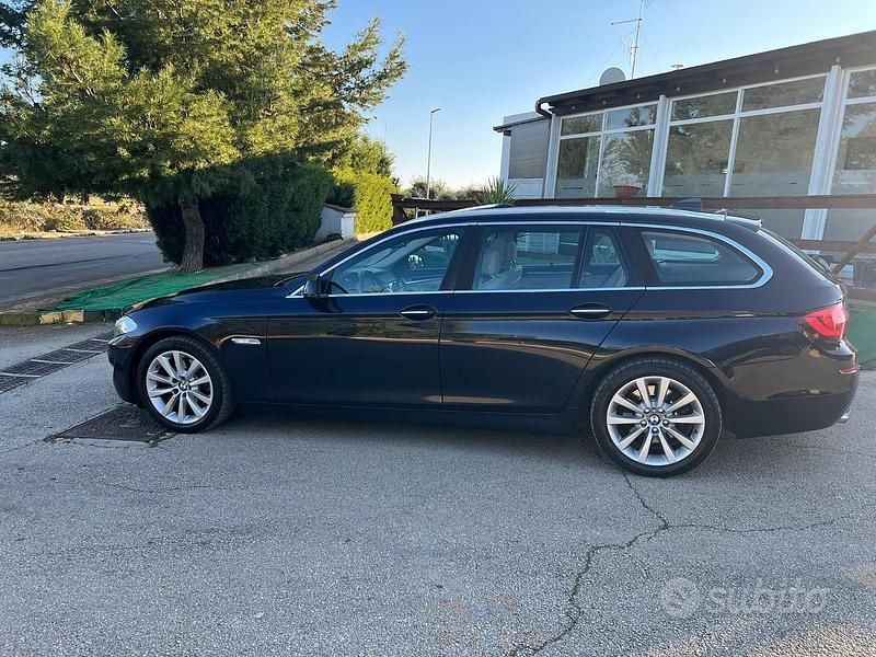 Usata BMW 520 190 CV (139 kW) 2012 Blu Station wagon