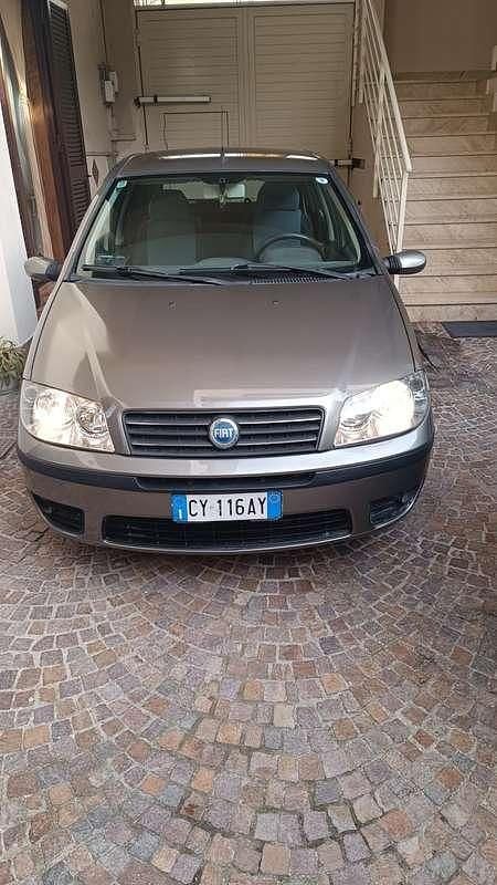 Usata Fiat Punto 69 CV (50 kW) 2005 Berlina