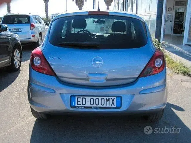 Usata Opel Corsa Edition 75 CV (55 kW) 2010 Grigio Utilitaria