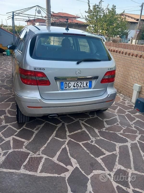 Usata Mercedes B180 110 CV (80 kW) 2006 Grigio Monovolume