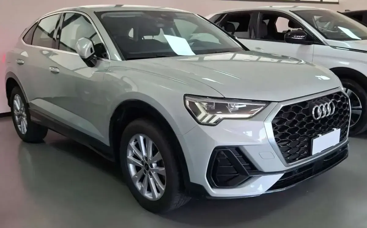 Usata Audi Q3 Sportback Ambiente 150 CV (110 kW) 2023 Grigio SUV