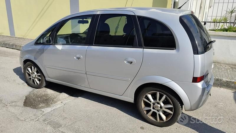 Usata Opel Meriva 101 CV (74 kW) 2006 Grigio Monovolume