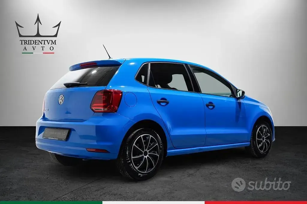 Usata VW Polo Trendline 60 CV (44 kW) 2015 Bluazzurro Berlina