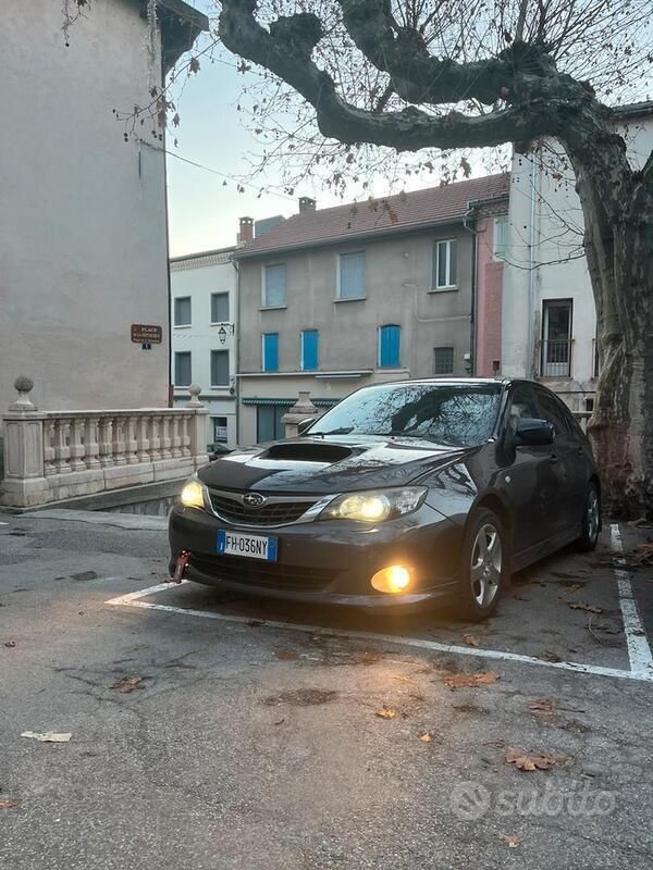 Grigio Usata 2009 Subaru Impreza Sport Tre volumi | 8000 € (Buon prezzo) - Immagine 1/4