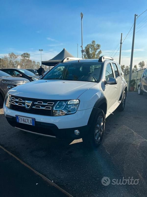 Usata Dacia Duster Lauréate 110 CV (80 kW) 2015 Bianco Station wagon
