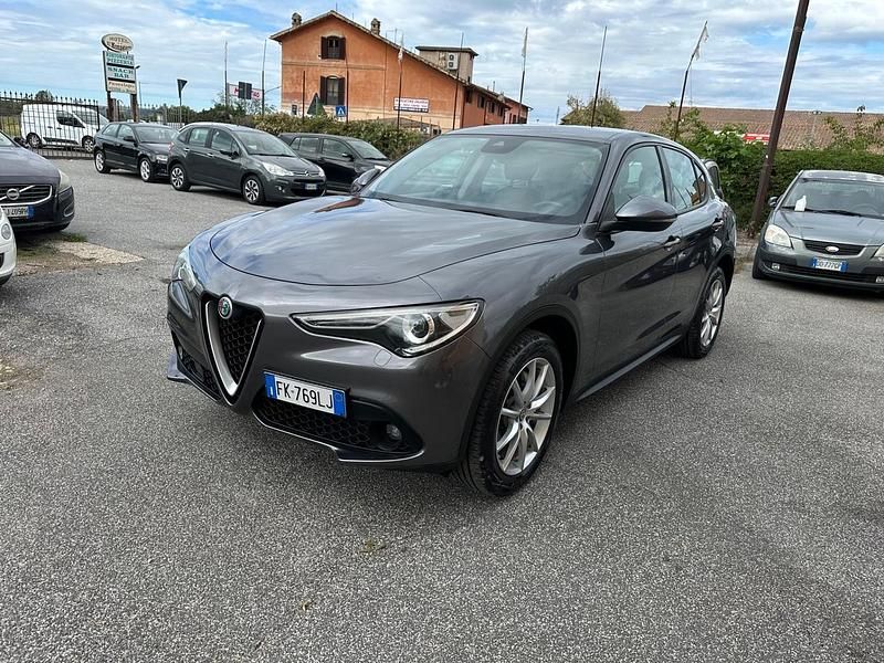 Usata Alfa Romeo Stelvio Business 210 CV (154 kW) 2017 Grigio SUV