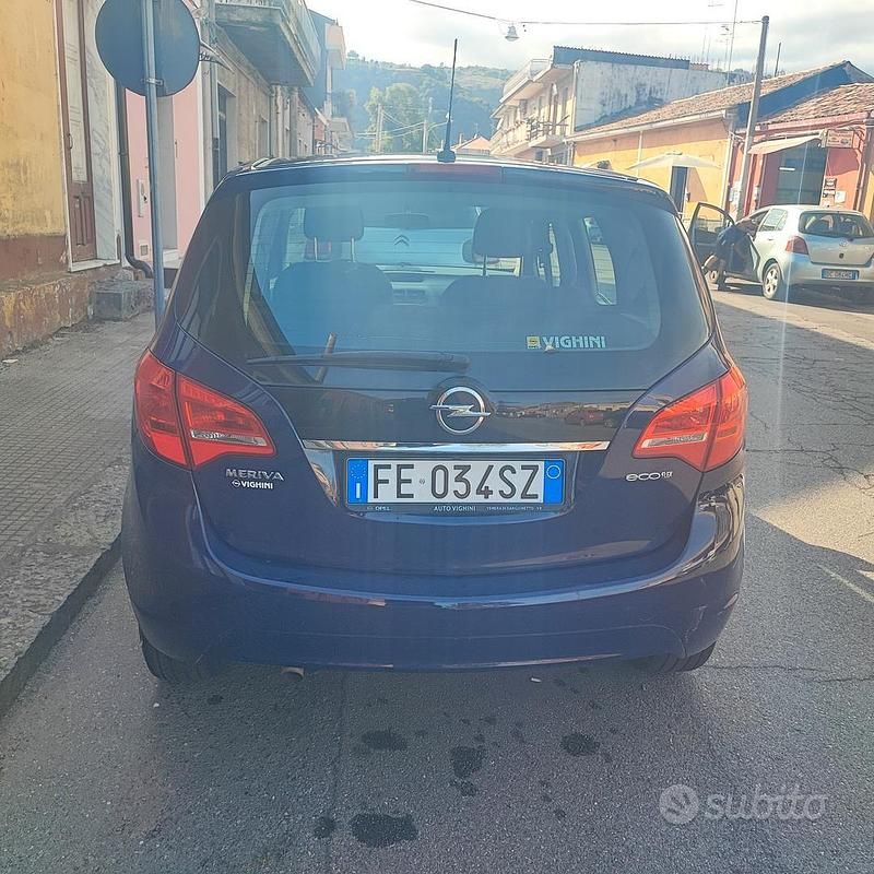 Usata Opel Meriva 120 CV (88 kW) 2016 Blu Monovolume