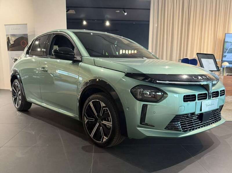 Usata Lancia Ypsilon 101 CV (74 kW) 2024 Bianco Utilitaria