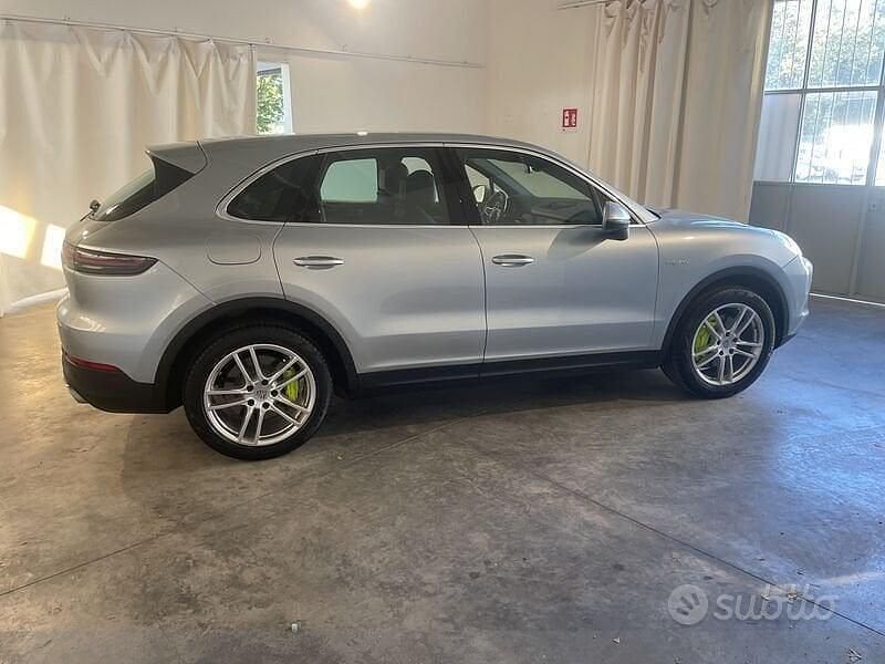 Usata Porsche Cayenne 462 CV (339 kW) 2019 Grigio SUV