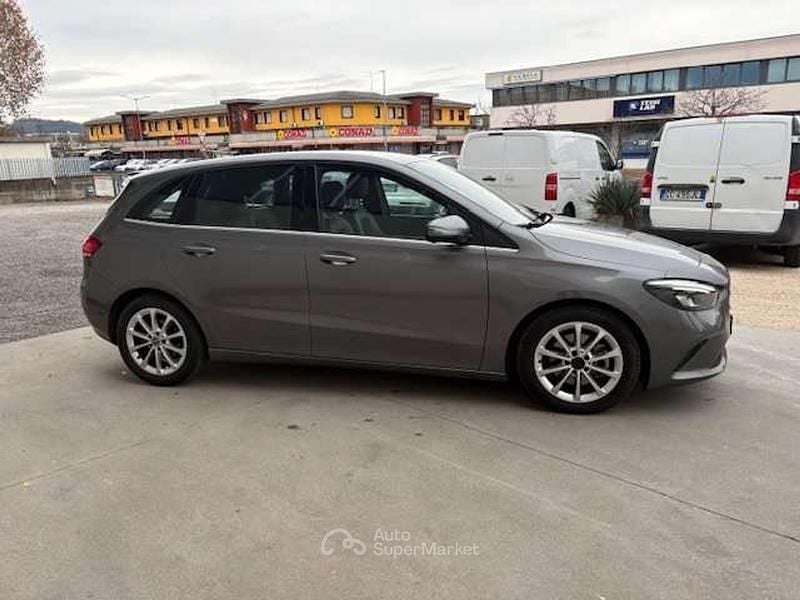 Usata Mercedes B180 Executive 116 CV (85 kW) 2022 Grigio Utilitaria