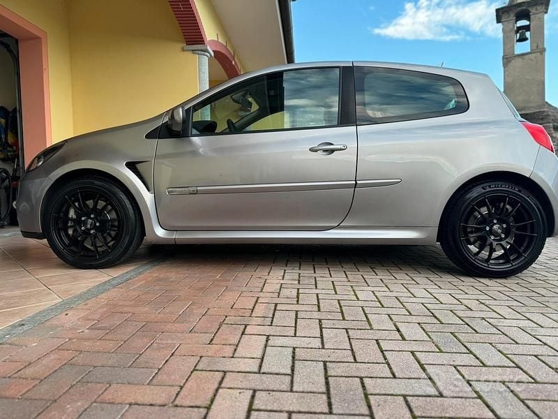 Usata Renault Clio II R.S. 197 CV (144 kW) 2007 Grigio Berlina