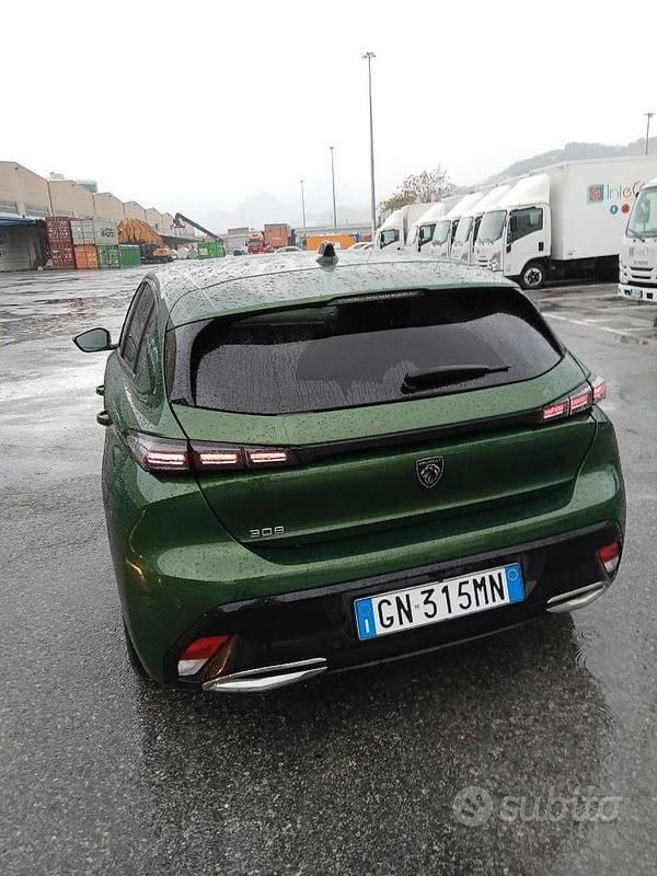 Usata Peugeot 308 131 CV (96 kW) 2023 Verde Berlina