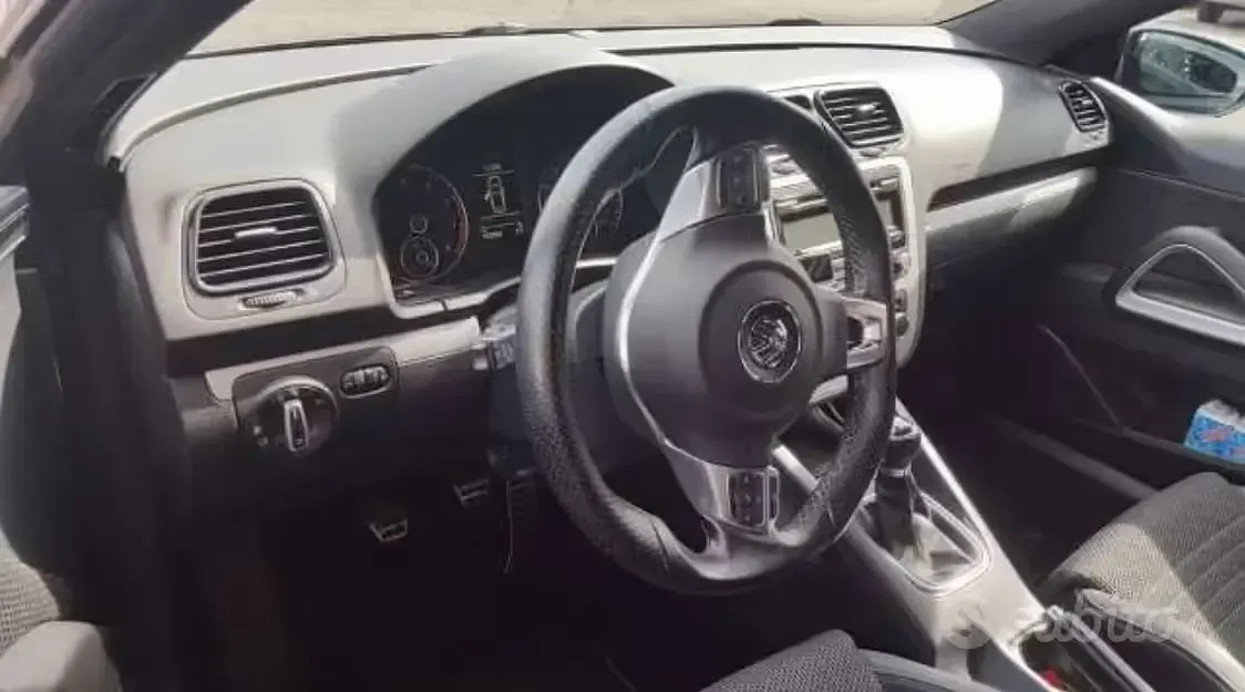 Begagnad VW Scirocco 160 HK (117 kW) 2011 Grå Sportkupé