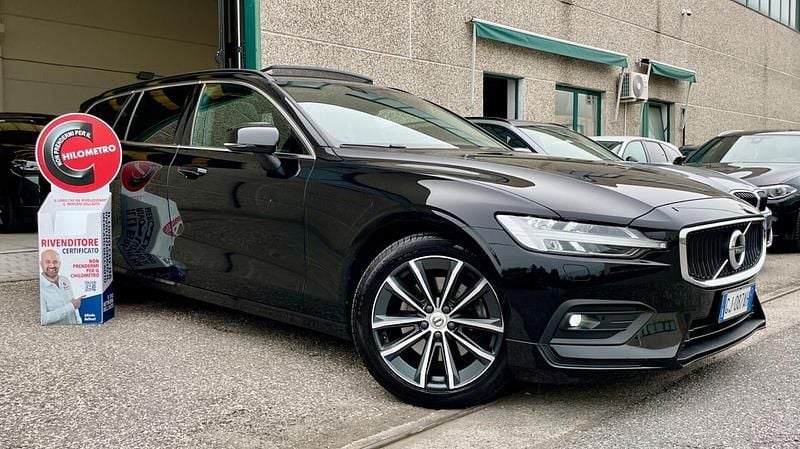 Usata Volvo V60 Business Edition 197 CV (144 kW) 2022 Nero Station wagon