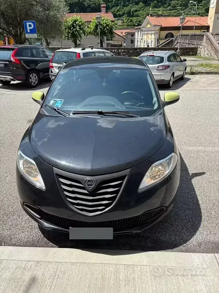 Usata Lancia Ypsilon 69 CV (50 kW) 2014 Nero Utilitaria