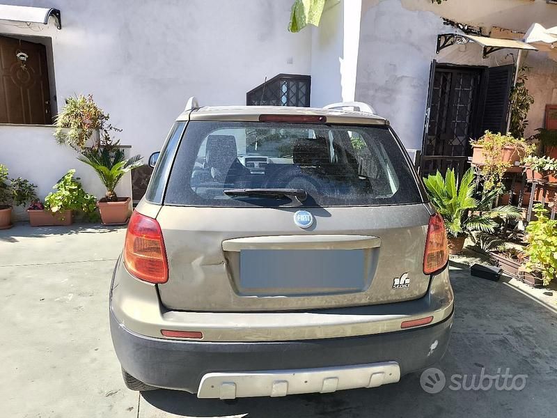 Usata Fiat Sedici 107 CV (78 kW) 2006 SUV