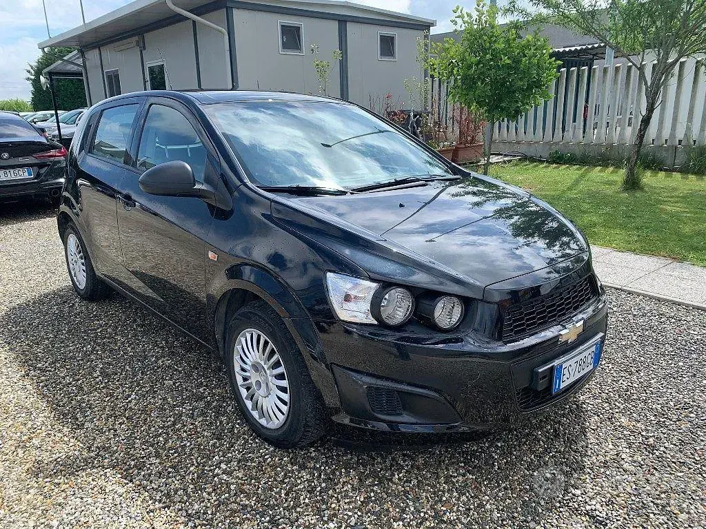 Usata Chevrolet Aveo LS 86 CV (63 kW) 2013 Nero Berlina