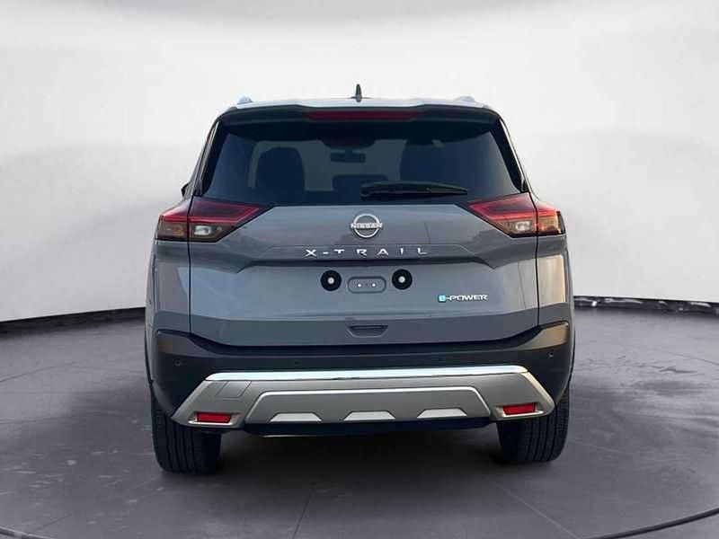 Nuova Nissan X-Trail Tekna 158 CV (116 kW) 2026 Gray SUV