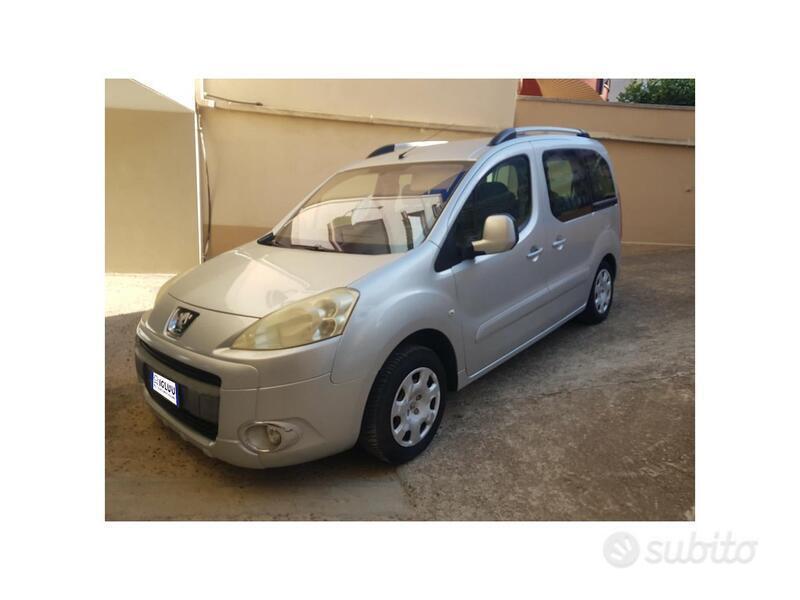 Usato 2010 Peugeot Partner Tepee 1.6 Diesel 75 CV (4.400 €)