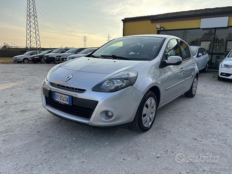 Usata Renault Clio II 75 CV (55 kW) 2009 Nero Utilitaria