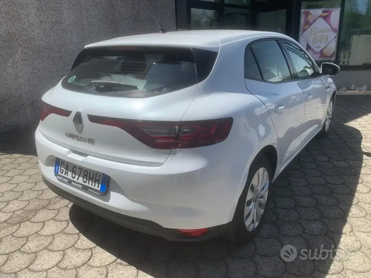 Usata Renault Mégane Business 116 CV (85 kW) 2020 Bianco Berlina