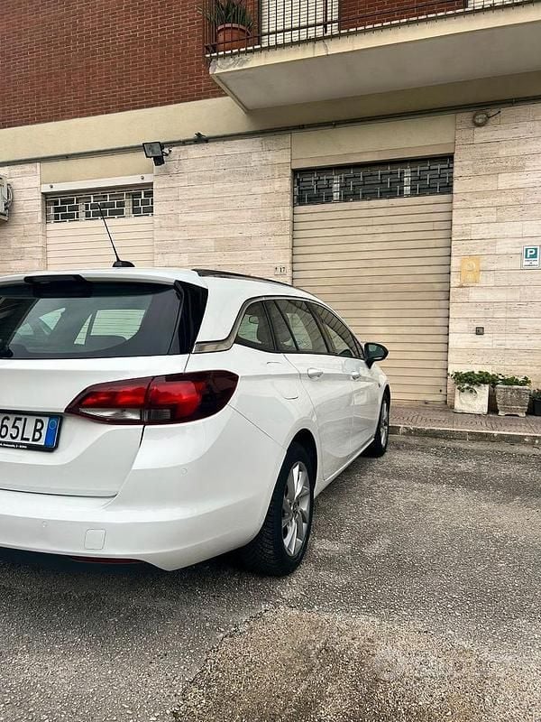 Usata Opel Astra Business Elegance 122 CV (89 kW) 2021 Bianco Station wagon