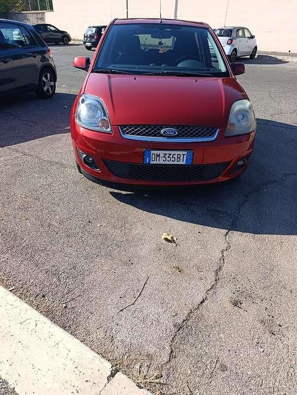 Usata Ford Fiesta Titanium 68 CV (50 kW) 2007 Utilitaria