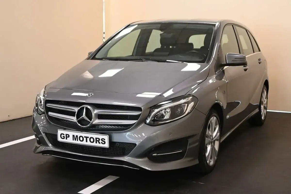 Usata Mercedes B200 136 CV (100 kW) 2019 Grigio Utilitaria