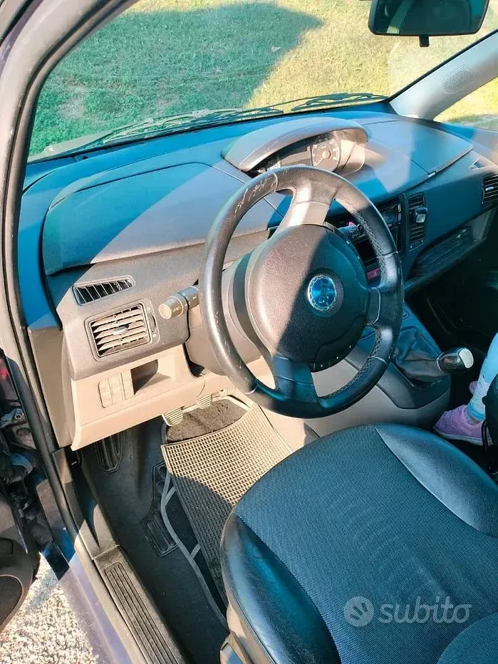 Usata Fiat Idea 90 CV (66 kW) 2007 Blu Monovolume