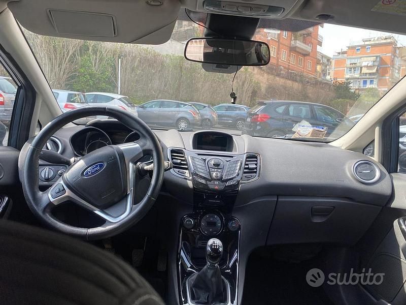 Begagnad Ford Fiesta 71 HK (52 kW) 2013 Halvkombi