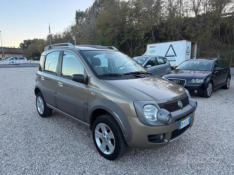 Usata Fiat Panda Cross Cross 69 CV (50 kW) 2008 Verde Utilitaria