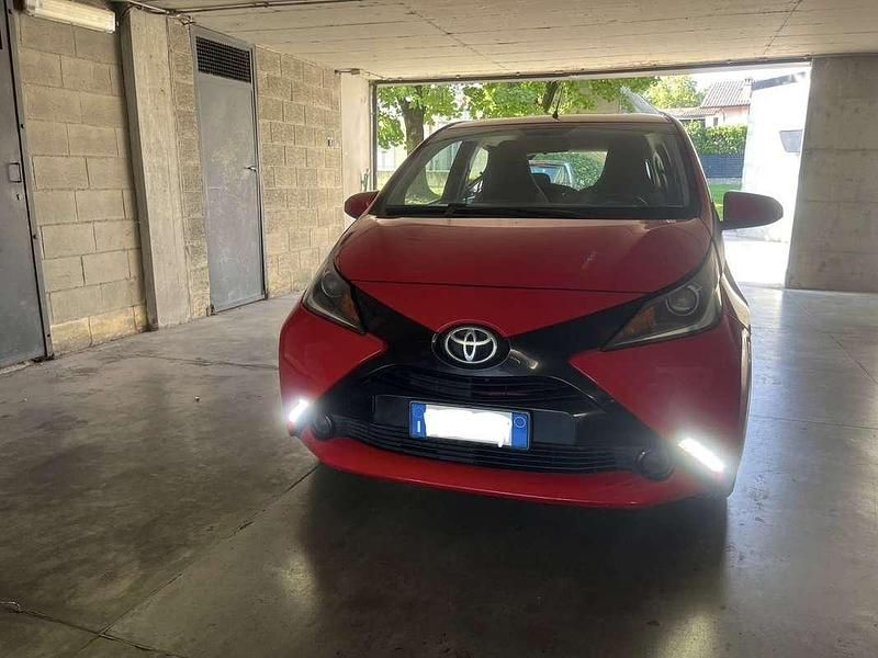 Usata Toyota Aygo X-play 69 CV (50 kW) 2015 Utilitaria