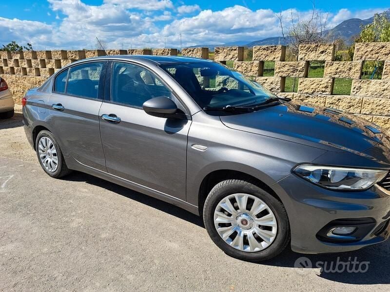 Usata Fiat Tipo 95 CV (69 kW) 2017 Grigio Berlina