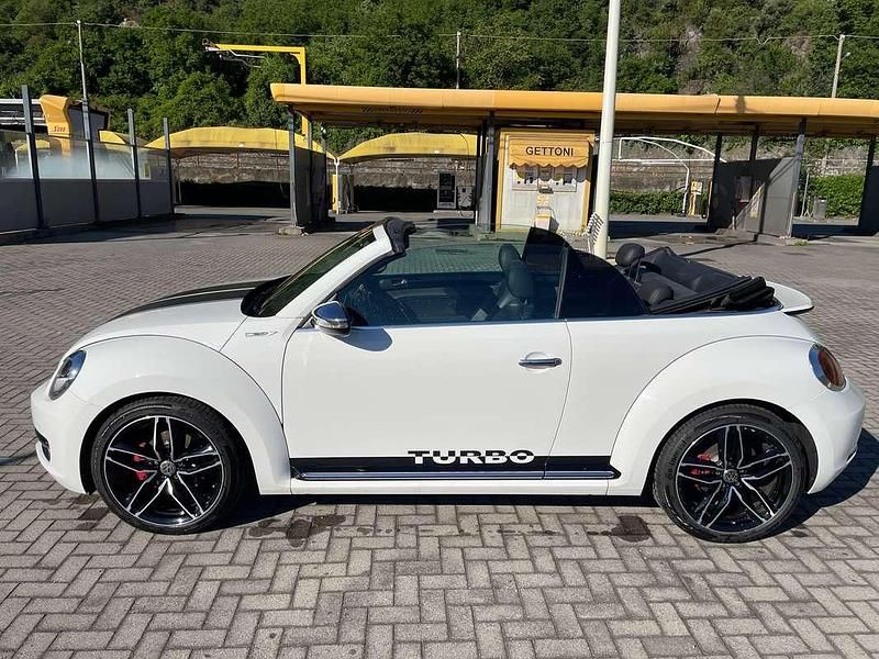 Usata VW Beetle Cabriolet Sportline 160 CV (117 kW) 2013 Bianco Cabrio