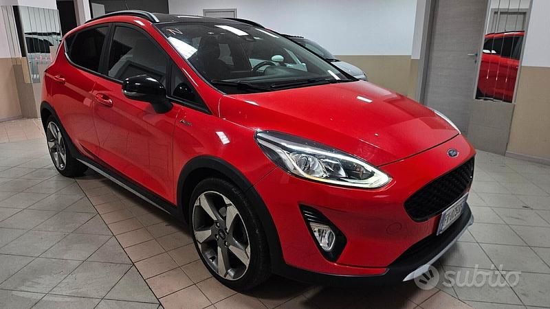 Usata Ford Fiesta Active 86 CV (63 kW) 2019 Rosso Utilitaria