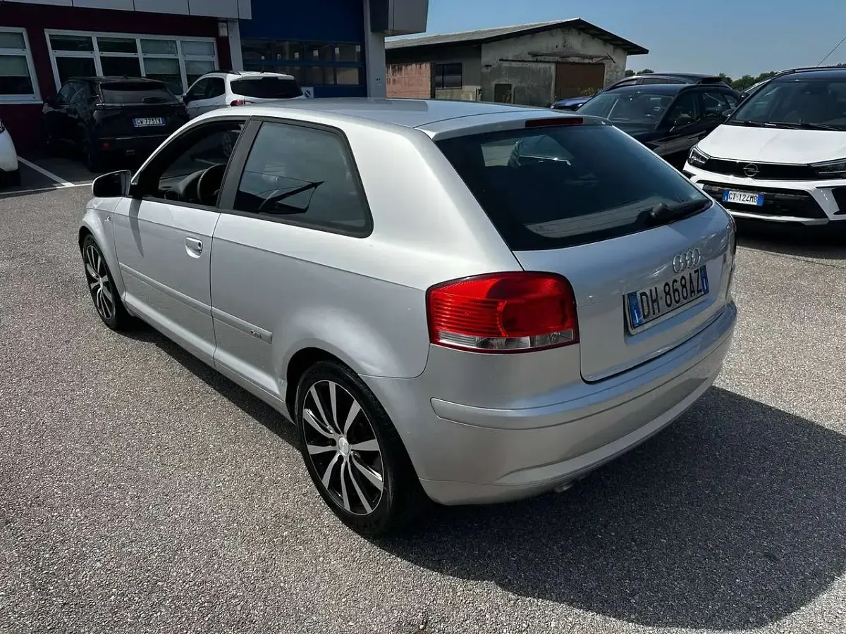 Usata Audi A3 Ambiente 105 CV (77 kW) 2007 Argento Utilitaria