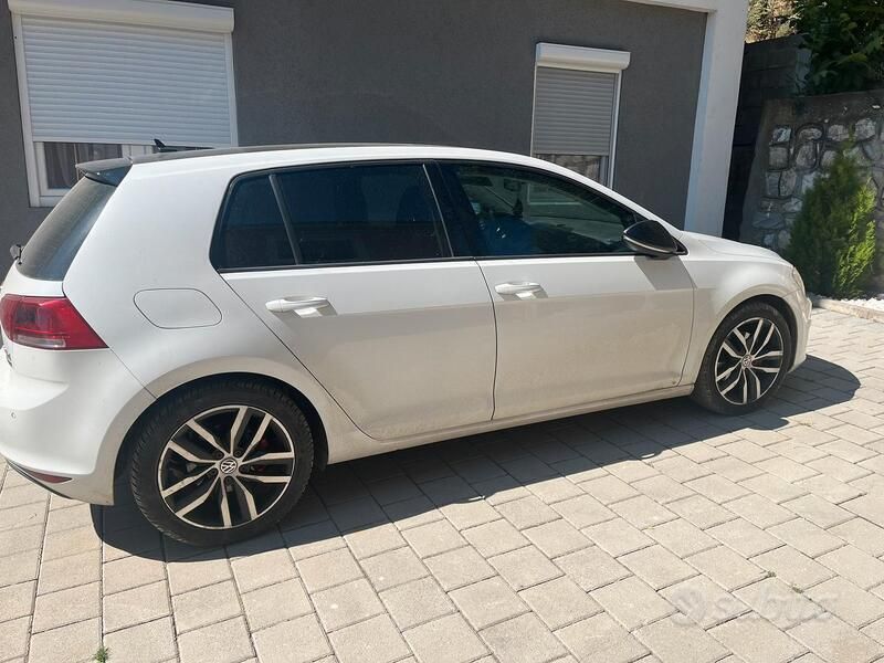 Usata VW Golf VII 150 CV (110 kW) 2013 Bianco Utilitaria