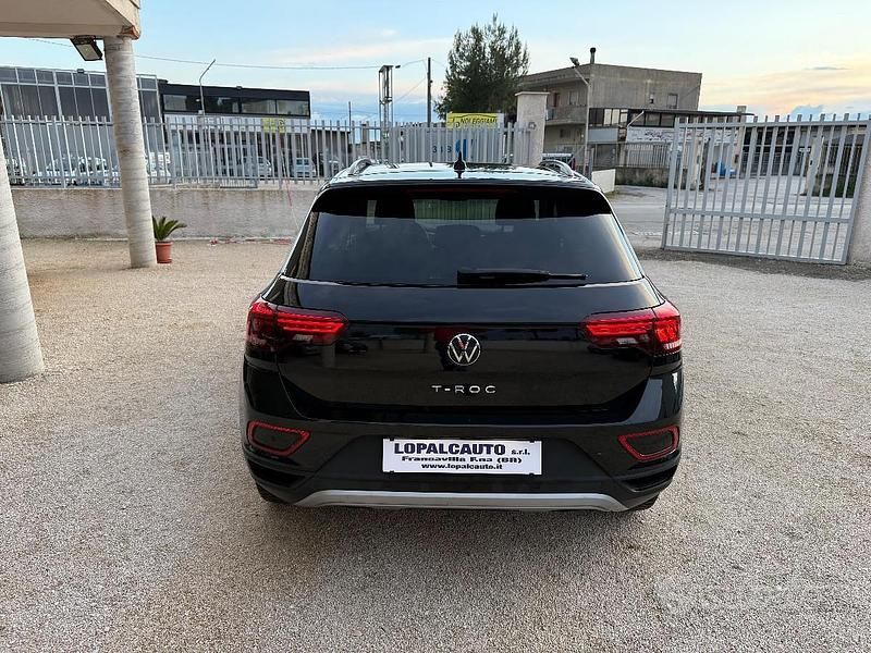 Usata VW T-Roc Life 150 CV (110 kW) 2022 Nero SUV