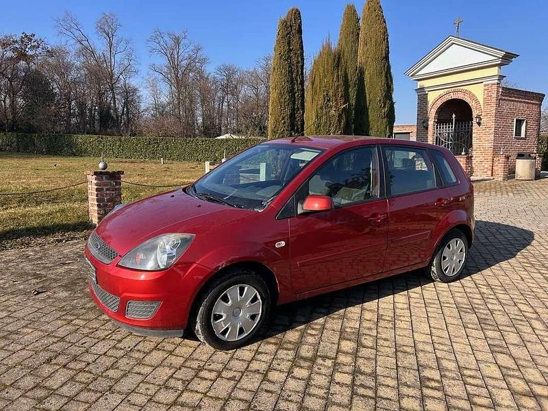 Usata Ford Fiesta Titanium 68 CV (50 kW) 2007 Rosso Berlina