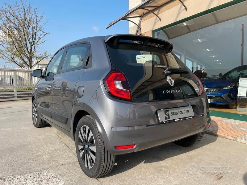 Usata Renault Twingo Zen 30 kW (42 CV) 2022 Grigio Utilitaria