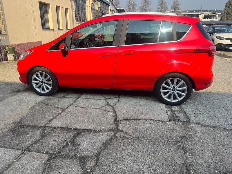 Usata Ford B-MAX 100 CV (73 kW) 2016 Rosso Monovolume
