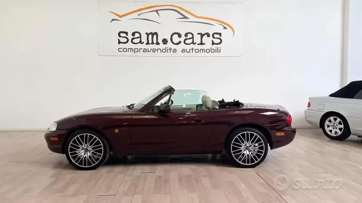 Usata Mazda MX5 110 CV (80 kW) 2000 Bordeaux Cabrio