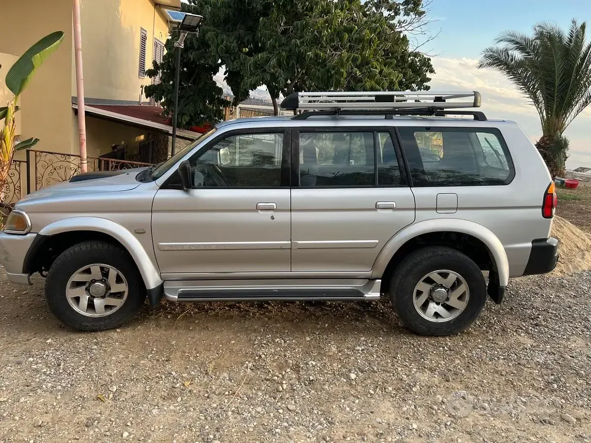 Usata Mitsubishi Pajero 115 CV (84 kW) 2005 Grigio SUV