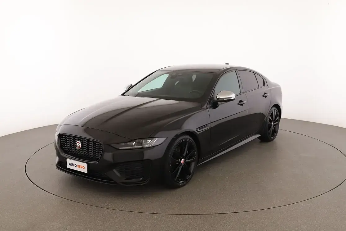 Usata Jaguar XE R-Dynamic 250 CV (183 kW) 2020 Nero Berlina