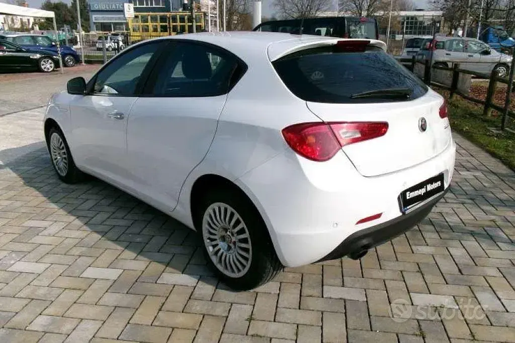 Usata Alfa Romeo Giulietta 120 CV (88 kW) 2018 Bianco Utilitaria