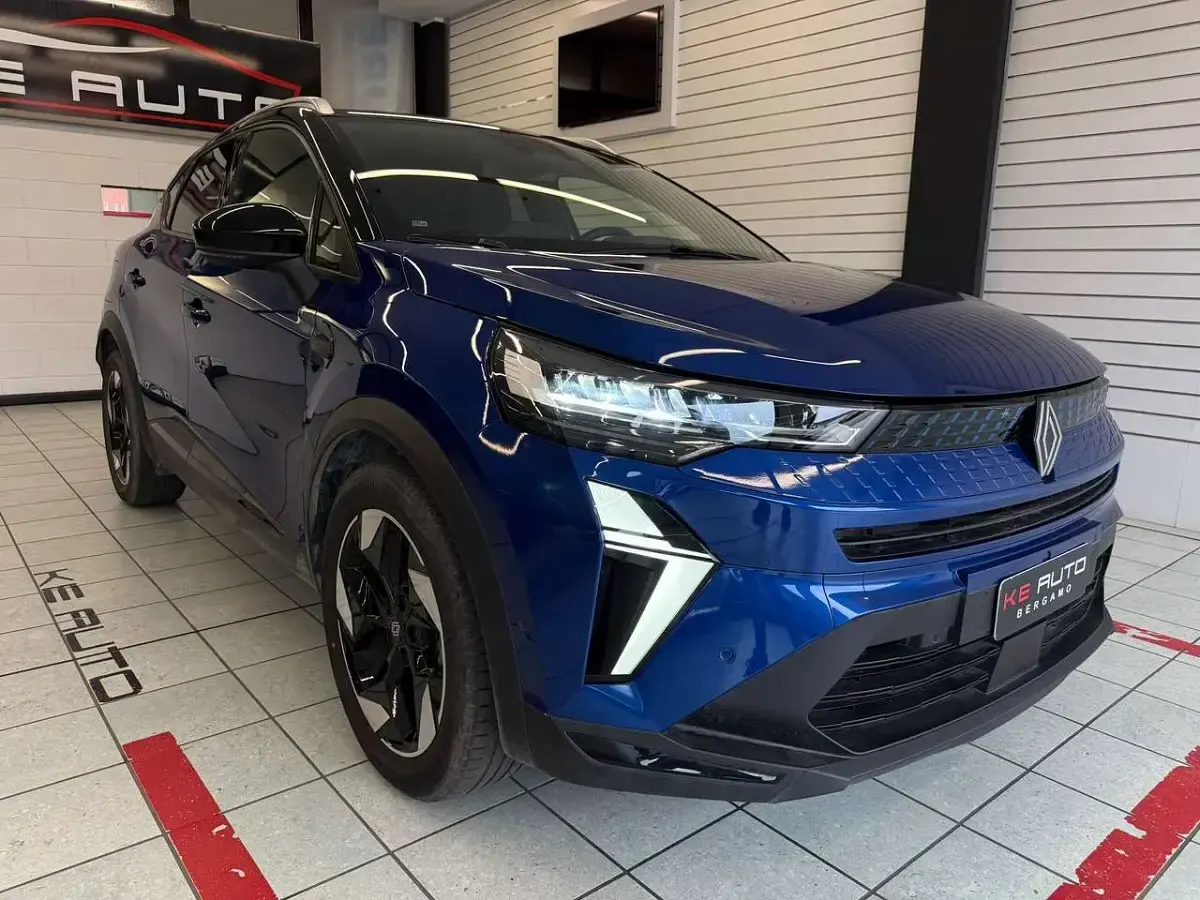 Usata Renault Captur Techno 101 CV (74 kW) 2025 Blu tetto grigio SUV